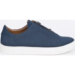 Steve Madden - Buty Everest. Niebieskie buty sportowe casual Steve Madden, bez wzorów, z gumy, z okrągłym noskiem, bez zapięcia. W wyprzedaży za 139.90 zł.