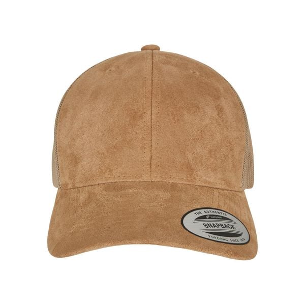 Zamszowa czapka Flexfit Trucker. Zielone czapki z daszkiem FLEXFIT, bez wzorów, z materiału. Za 84.65 zł.