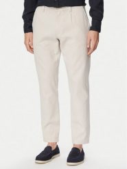 BOSS Chinosy 50559158 Beżowy jasny Tapered Fit. Brązowe eleganckie spodnie Boss, m, z bawełny. Za 629.99 zł.