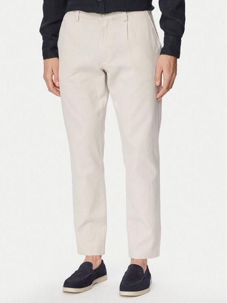 BOSS Chinosy 50559158 Beżowy jasny Tapered Fit. Brązowe eleganckie spodnie Boss, m, z bawełny. Za 507.99 zł.