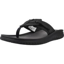 Sandały CLARKS 26176988C Czarny. Czarne sandały Clarks, ze skóry, bez zapięcia. Za 242.99 zł.