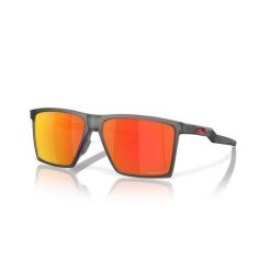 Okulary przeciwsłoneczne Oakley Futurity. Czerwone okulary przeciwsłoneczne Oakley, prostokątne. Za 946.00 zł.