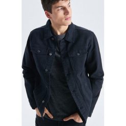 Kurtka o klasycznym kroju - Czarny. Kurtki marki Cropp. Za 119.99 zł.