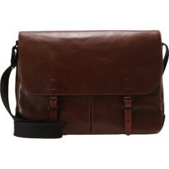 Fossil BUCKNER Torba na ramię cognac. Torby na laptopa marki Fossil. W wyprzedaży za 911.20 zł.