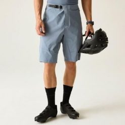 Męskie spodenki kolarskie Descent. Niebieskie spodenki rowerowe Dare 2B, m, bez wzorów, z elastanu, rowerowe. W wyprzedaży za 301.50 zł.