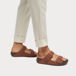 Skórzane sandały FitFlop Gogh. Brązowe sandały FIT FLOP, z gumy, bez zapięcia. Za 565.50 zł.