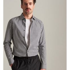Koszula slim fit w kratę - Czarny. Koszule marki Reserved. Za 69.99 zł.