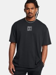 Under Armour Koszulka w kolorze czarnym rozmiar: M. Czarne bezrękawniki Under Armour, m, bez wzorów, bez kołnierzyka, bez ramiączek. Za 123.45 zł.