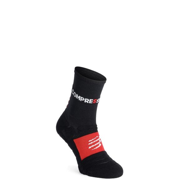 Skarpety biegowe Compressport Pro Racing Socks Winter Run. Czarne skarpety Compressport, bez wzorów. Za 146.99 zł.