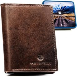 Pionowy portfel męski ze skóry naturalnej w brązowym kolorze, model bez zapięcia zewnętrznego - Peterson. Brązowe portfele Peterson, bez wzorów, ze skóry. Za 108.00 zł.