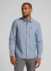 MĘSKA KOSZULA MATERIAŁOWA LEE ONE POCKET SHIRT WASHED BLUE L66NQALR 112116600. Niebieskie koszule Lee, l, bez wzorów, z materiału, bez kołnierzyka, bez ramiączek. Za 129.99 zł.