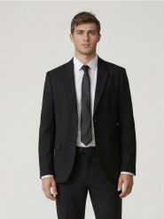 Marynarka regular z dodatkiem wiskozy - czarny. Czarne marynarki Reserved, bez wzorów, z tkaniny. Za 359.99 zł.