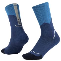 Skarpetki sportowe dla dorosłych Merino Midweight Crew Socks. Niebieskie skarpetki sportowe Buff, bez wzorów, z elastanu. Za 129.99 zł.