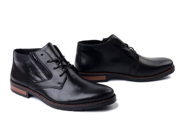 RIEKER 14609-00 black, trzewiki męskie. Czarne botki sznurowane Rieker, bez wzorów, bez obcasa, bez zapięcia. Za 307.93 zł.