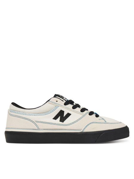 New Balance Sneakersy UN417LCR Biały. Białe buty sportowe casual New Balance, bez wzorów, z materiału, bez zapięcia. Za 369.99 zł.