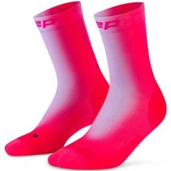Męskie skarpety kompresyjne do połowy łydki do biegania gradientowe różowe CEP. Czerwone odzież kompresyjna CEP, bez wzorów, z elastanu. Za 104.00 zł.