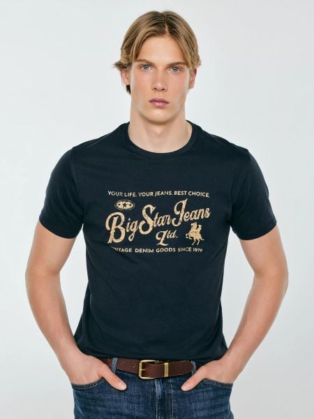 Koszulka męska z nadrukiem z linii Authentic granatowa Eller 403. Niebieskie t-shirty BIG STAR, l, bez wzorów, z bawełny, bez kołnierzyka, bez ramiączek. Za 99.99 zł.