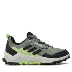 Trekkingi adidas. Zielone buty trekkingowe Adidas, bez wzorów, bez zapięcia. Za 499.99 zł.