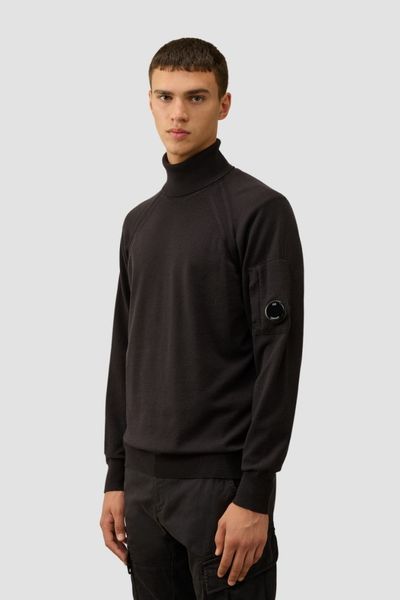 C.P. COMPANY Czarny męski golf Turtle Neck, Rozmiar XL. Czarne golfy C.P. Company, l, bez wzorów, z poliesteru, bez ramiączek. W wyprzedaży za 559.99 zł.