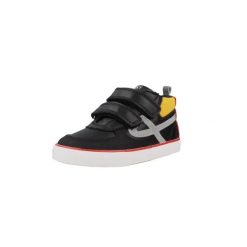 Buty PABLOSKY 987310P Czarny. Czarne buty turystyczne PABLOSKY, bez wzorów, ze skóry, bez zapięcia, trekkingowe. Za 191.99 zł.