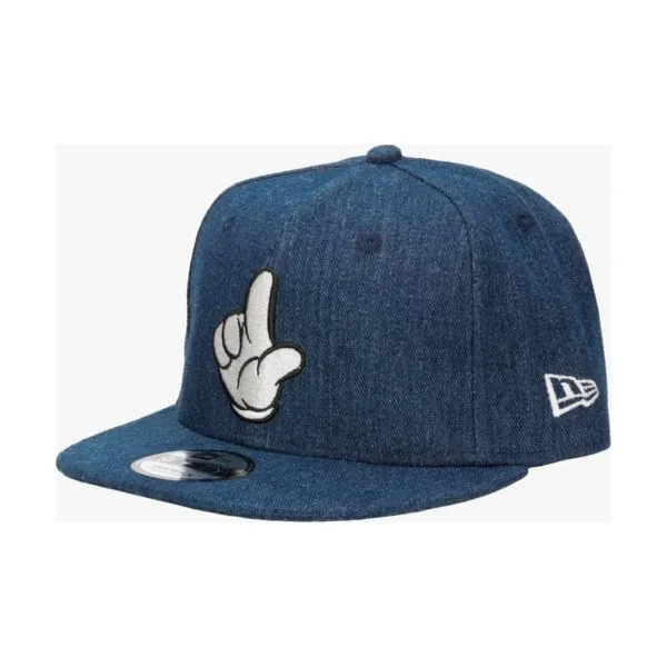 New Era Czapka Street Mickey Denim 9Fifty Micmou , niebieski, rozmiar ML. Niebieskie czapki z daszkiem New Era, bez wzorów, z denimu. W wyprzedaży za 99.99 zł.