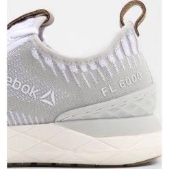Reebok FLOATRIDE RUN 6000 Obuwie do biegania treningowe white/skull grey. Buty do biegania marki Reebok, z materiału. W wyprzedaży za 419.30 zł.