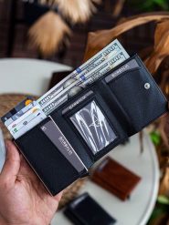 BAGmori Portfel w kolorze czarnym - 7 x 9 x 2,5 cm rozmiar: onesize. Czarne portfele BAGmori, bez wzorów, z materiału. Za 43.99 zł.