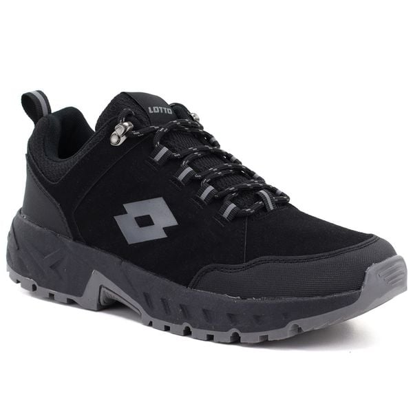 Półbuty męskie trekkingowe czarne Lotto 2400290U 1116. Czarne buty trekkingowe Lotto, bez wzorów, ze skóry ekologicznej, bez zapięcia. Za 179.99 zł.