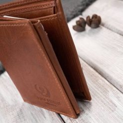 Portfel męski skórzany mały koniakowy klasyczny Paolo Peruzzi AY-09-CG. Brązowe portfele Paolo Peruzzi, bez wzorów, ze skóry. Za 59.00 zł.