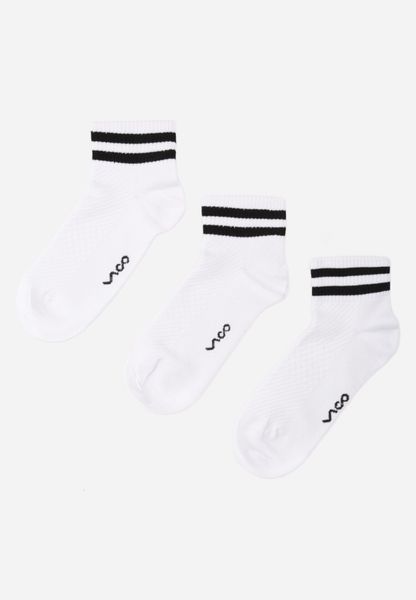 Białe 3-pack Skarpety Sportowe z Bawełną Alohilani. Białe skarpetki sportowe Born2be, bez wzorów, z bawełny. Za 29.99 zł.