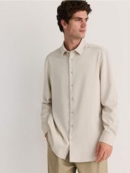 Koszula comfort z wiskozą - beżowy. Brązowe koszule Reserved, l, bez wzorów, z tkaniny, bez kołnierzyka, bez ramiączek. W wyprzedaży za 59.99 zł.