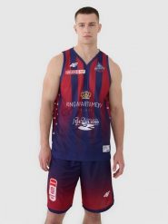 4F Koszulka meczowa replika wyjazdowa z sezonu 2024/25 męska 4F x PLK - KING Szczecin - multikolor XL. Bezrękawniki 4F, m, bez wzorów, z dzianiny, bez kołnierzyka, bez ramiączek. Za 219.99 zł.