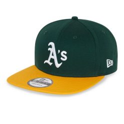 Czapka typu snapback New Era Oakland Athletics. Białe czapki z daszkiem New Era, bez wzorów. Za 207.00 zł.