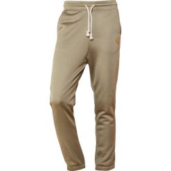 Vivienne Westwood Anglomania CLASSIC TRACKSUIT BOTTOM Spodnie treningowe olive. Spodnie treningowe długie marki WED'ZE. W wyprzedaży za 355.05 zł.