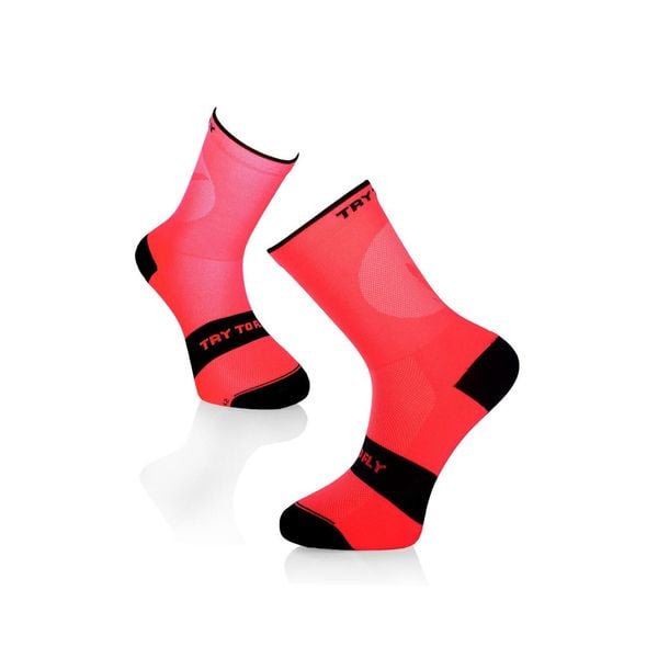 Skarpety rowerowe SKARPETKI ROWEROWE LEKKIE Fluo Coral. Czerwone skarpety TRY TO FLY, bez wzorów. W wyprzedaży za 58.09 zł.