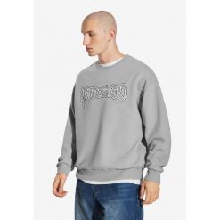Bluza sportowa męska Prosto Graffiti Logo bez kaptura. Szare bluzy bez kaptura Prosto., m, bez wzorów, bez kaptura. Za 249.99 zł.