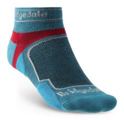 BRIDGEDALE Skarpety męskie ULTRALIGHT T2 COOLMAX SPORT LOW blue-M. Niebieskie skarpetki sportowe Bridgedale, bez wzorów, z elastanu. Za 58.70 zł.