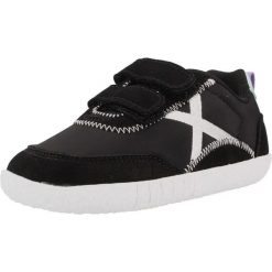 Buty MUNICH SPORT 8028030M Czarny. Czarne buty turystyczne munich, bez wzorów, ze skóry, bez zapięcia, na fitness i siłownię. Za 180.99 zł.