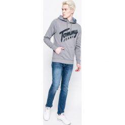 Tommy Jeans - Bluza. Bluzy marki Tommy Jeans. W wyprzedaży za 219.90 zł.