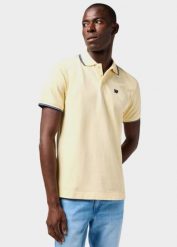 MESKA KOSZULKA WRANGLER POLO SHIRT BANANA CREPE 112362826. Koszulki polo Wrangler, m, bez wzorów, bez kołnierzyka, bez ramiączek. Za 79.99 zł.