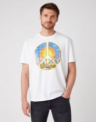 T-SHIRT MĘSKI WRANGLER SS CAR TEE WHITE W7APGF989 112131357. Białe t-shirty Wrangler, m, bez wzorów, bez kołnierzyka, bez ramiączek. Za 69.99 zł.