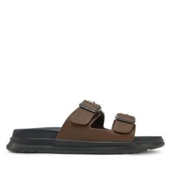 Klapki Tommy Hilfiger. Brązowe klapki Tommy Hilfiger. Za 309.99 zł.