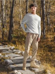 Buty trekkingowe - beżowy. Brązowe trekkingi Sinsay, bez wzorów, za kostkę, bez zapięcia. Za 139.99 zł.