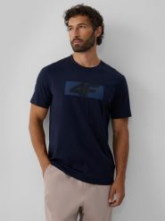 4F T-shirt regular z nadrukiem męski - granatowy XXL. Niebieskie t-shirty 4F, bez wzorów, z bawełny, bez ramiączek. Za 79.99 zł.