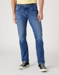 WRANGLER GREENSBORO MĘSKIE SPODNIE JEANSOWE SMOKE SEA W15QYLZ71 112330503. Niebieskie spodnie materiałowe Wrangler, na co dzień, l, bez wzorów, z bawełny, casualowe, z obniżonym stanem. Za 229.99 zł.