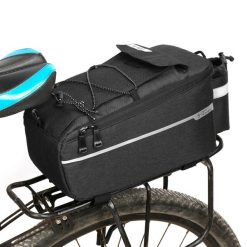 Torba rowerowa Hurtel termiczna na bagażnik z paskiem na ramię. Czarne torby na ramię Hurtel, bez wzorów, na ramię, bez dodatków. W wyprzedaży za 49.00 zł.