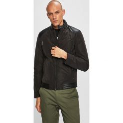 Guess Jeans - Kurtka. Kurtki Guess Jeans. W wyprzedaży za 229.90 zł.