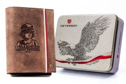 Portfel patriotyczny Peterson PTN 317PW-04 2-1-4 brązowy. Brązowe portfele Peterson, bez wzorów, z nubiku. Za 104.00 zł.
