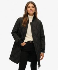 Superdry Długa pikowana kurtka wewnętrzna — Czarna. Czarne kurtki Superdry, z aplikacjami, z elastanu, bez kaptura. Za 395.50 zł.