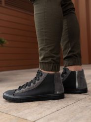 Męskie buty trampki z kontrastującymi elementami - czarne OM-FOTH-0140 - 40. Czarne trampki Ombre Clothing, m, bez wzorów, przed kolano, bez zapięcia. W wyprzedaży za 89.99 zł.